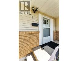 2711 Dunmore Road Se, Medicine Hat, AB T1A2A6 Photo 32