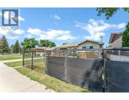 2711 Dunmore Road Se, Medicine Hat, AB T1A2A6 Photo 17