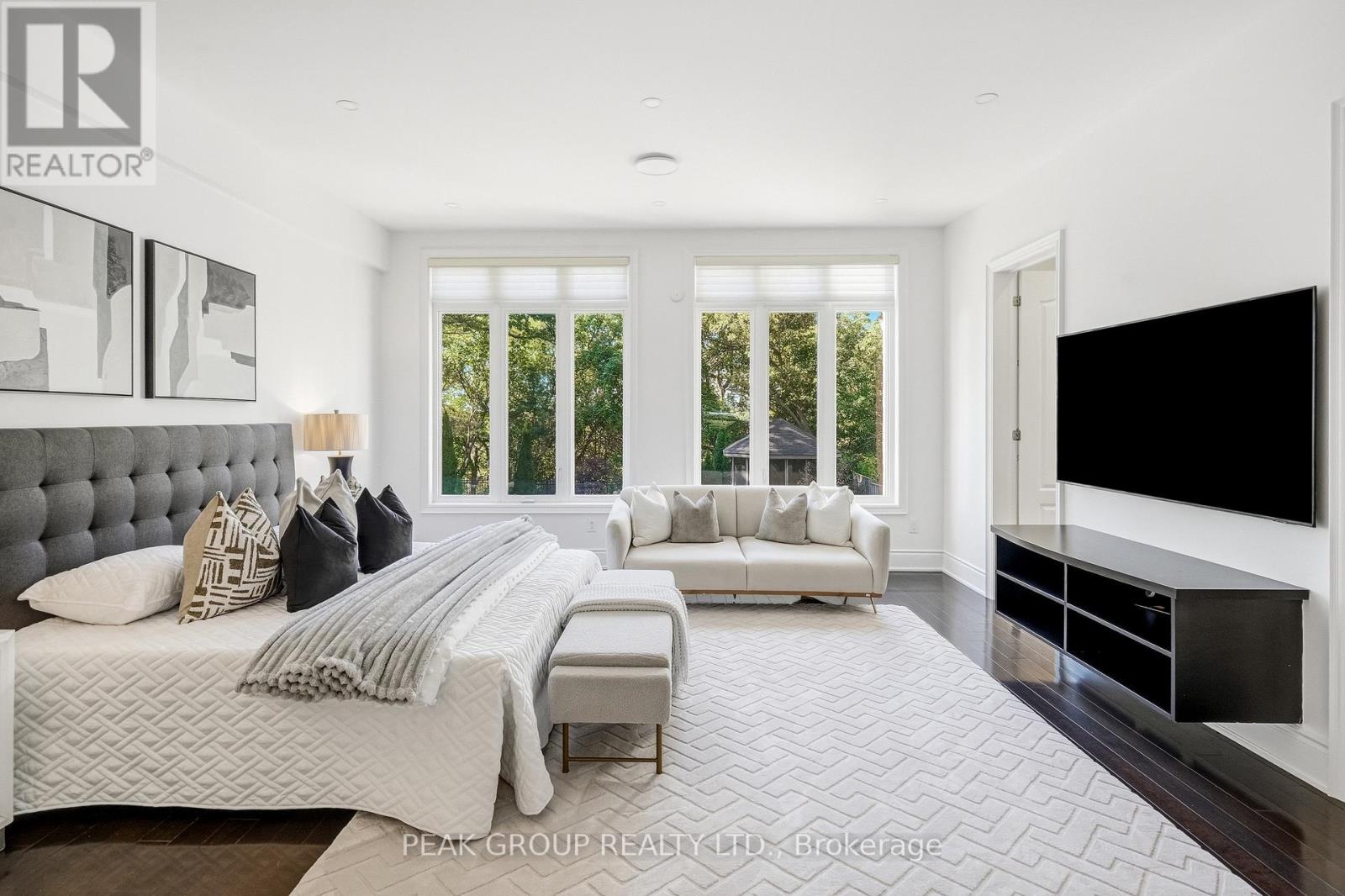 492 ROUGEMOUNT DRIVE - 24