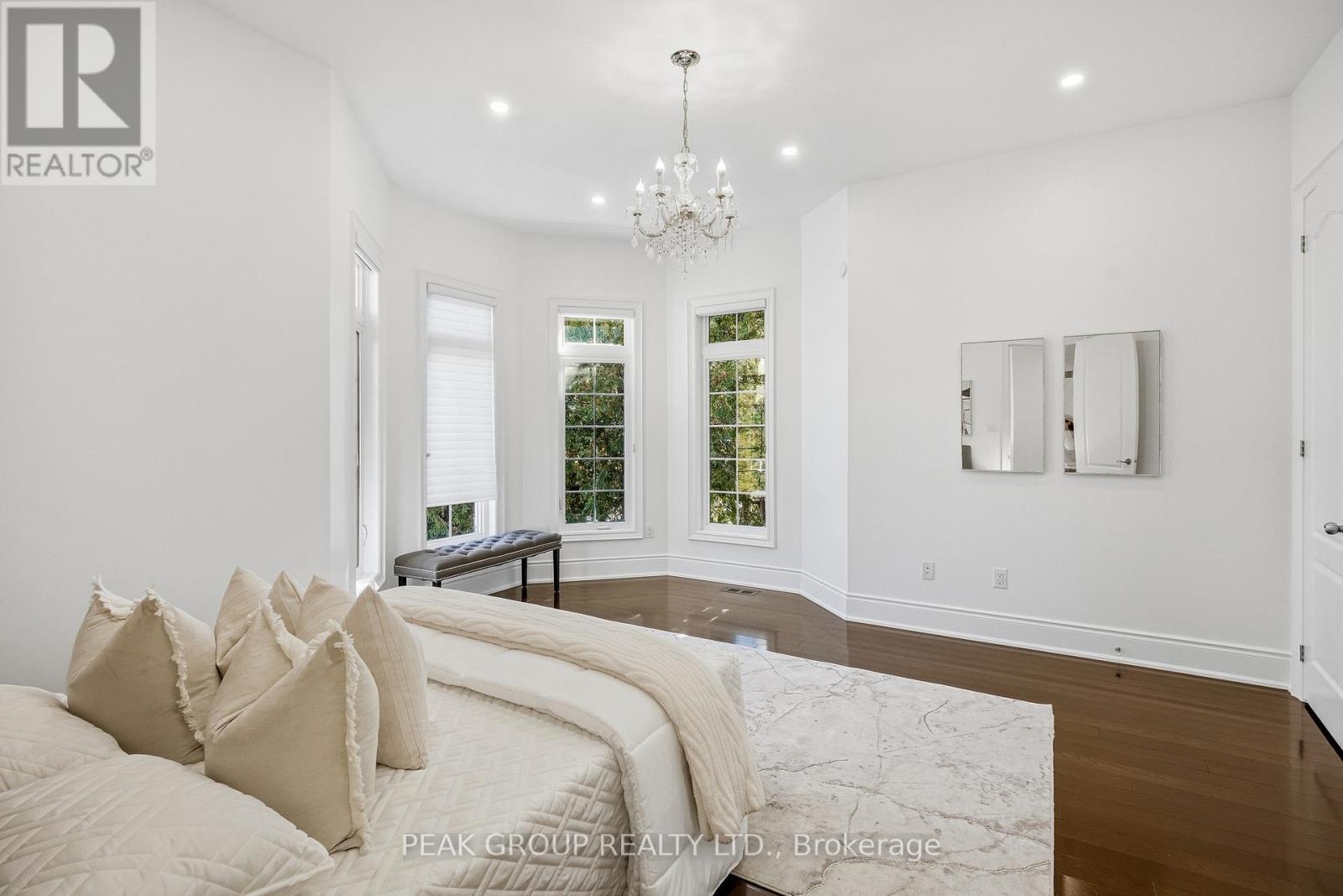 492 ROUGEMOUNT DRIVE - 38