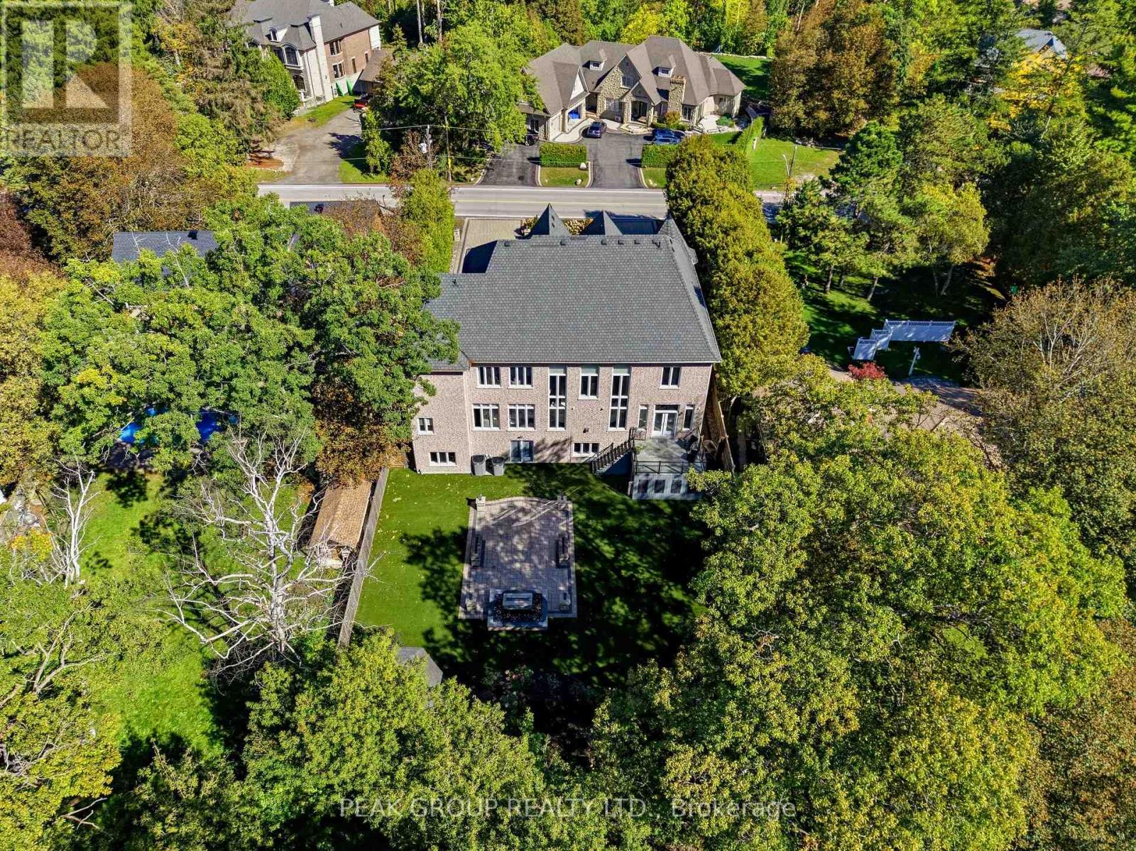 492 ROUGEMOUNT DRIVE - 6