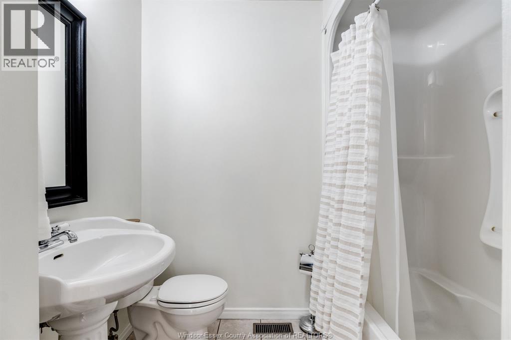 1615 St. Clair ROAD - 21
