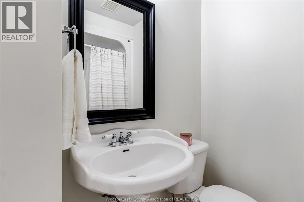 1615 St. Clair ROAD - 22