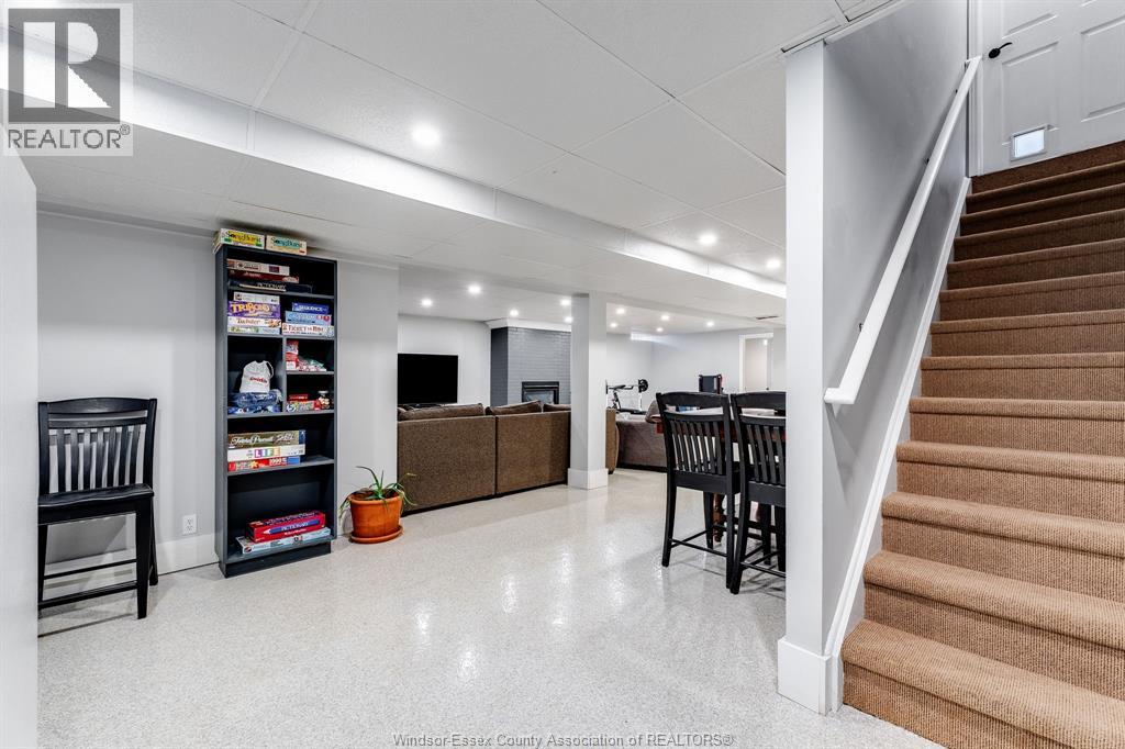 1615 St. Clair ROAD - 27