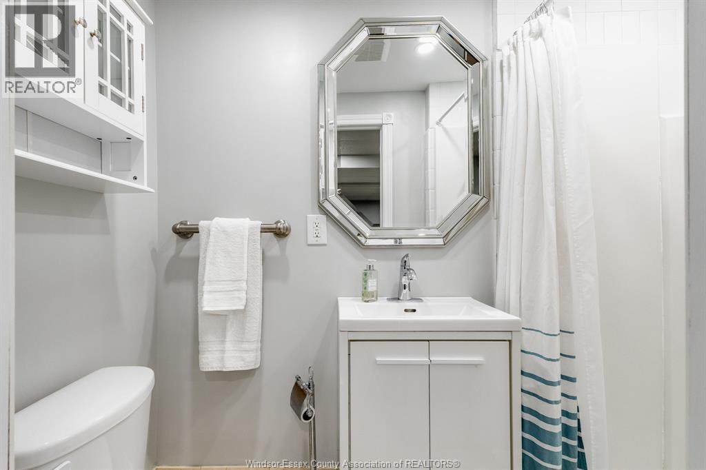 1615 St. Clair ROAD - 33