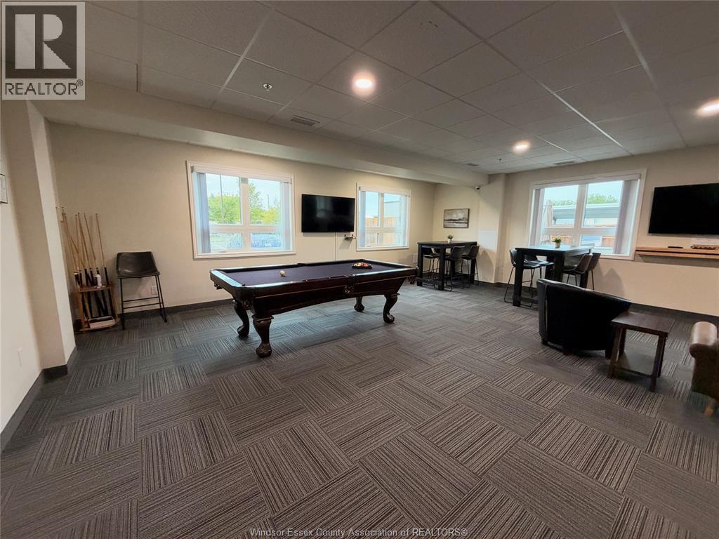 550 Park Avenue West — photo 10