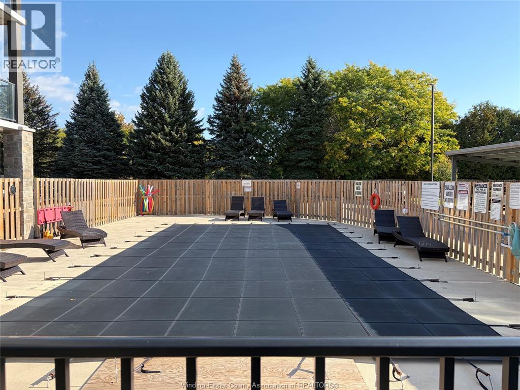 550 Park Avenue West — photo 13