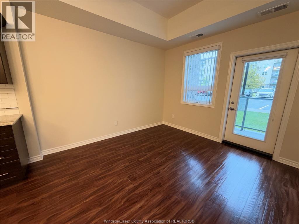 550 Park Avenue West — photo 4