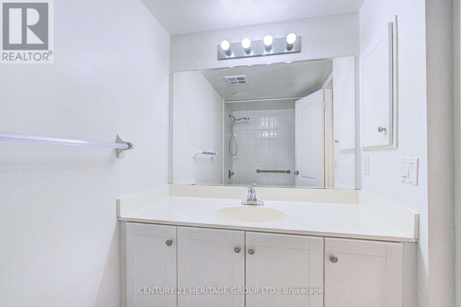 #610 2 REAN DRIVE - 32