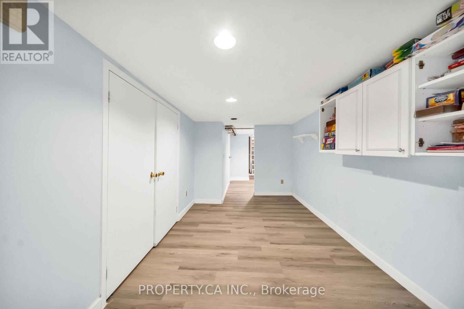 285 ROBINA AVENUE - 26