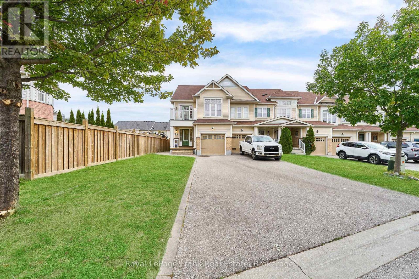 23 Southshore Street, Whitby, ON photo 1