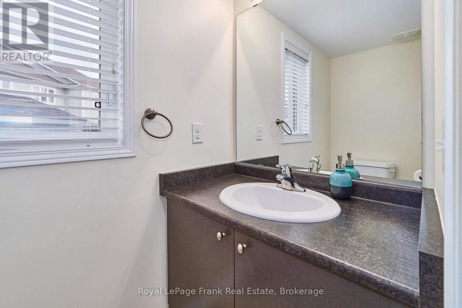 23 Southshore Street, Whitby, ON photo 8