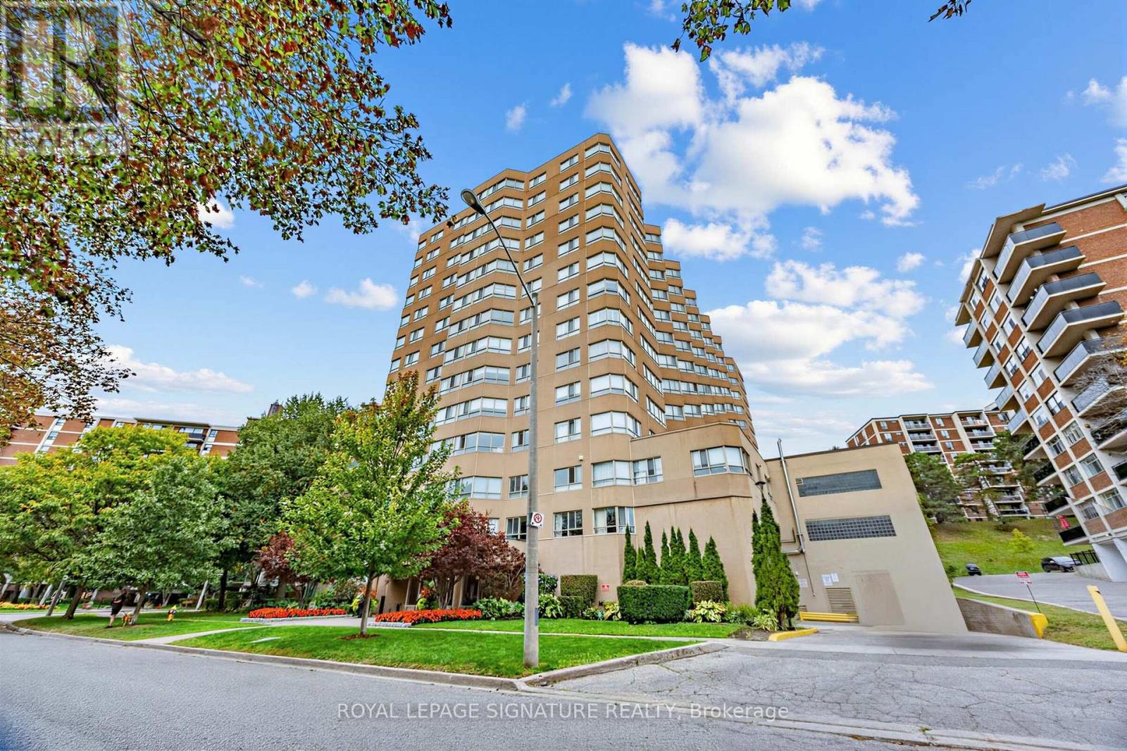 1006 - 4 PARK VISTA, Toronto (Danforth Village-East York)
