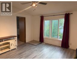 Living room - 9610 101 Avenue, Clairmont, AB T8X5G5 Photo 6
