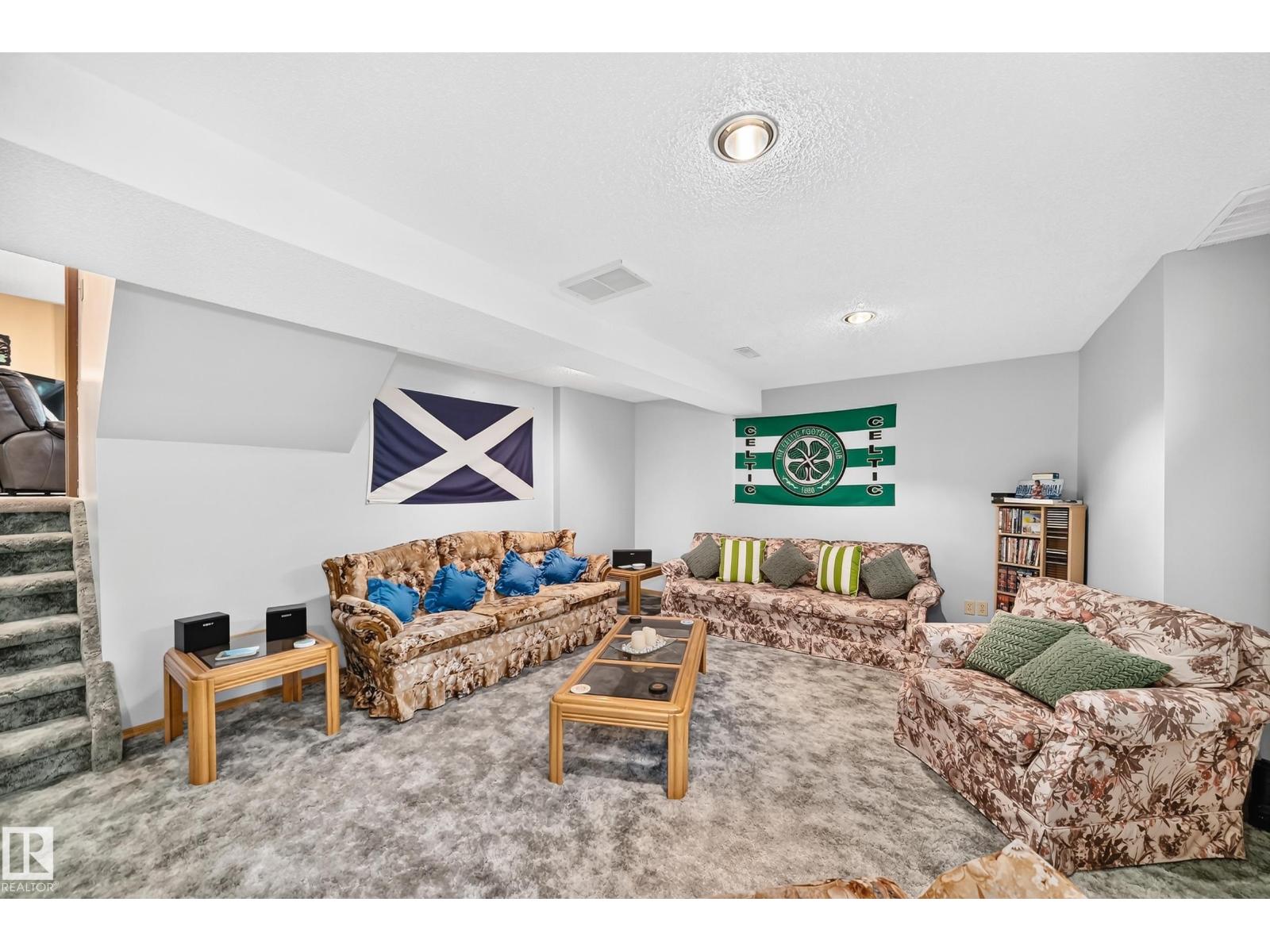 47 DEERBOURNE DR - 46