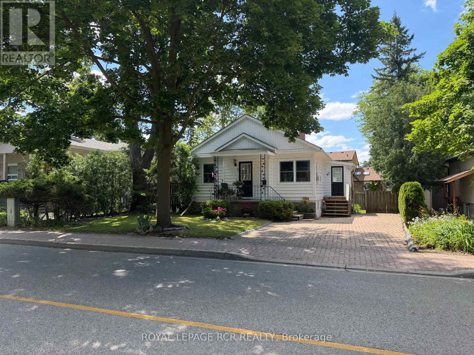 82 Mill Street, Richmond Hill, ON photo 2