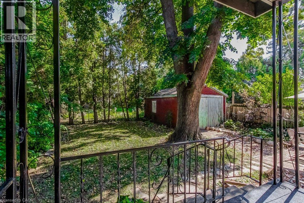 43 Rosslyn Avenue South — photo 41