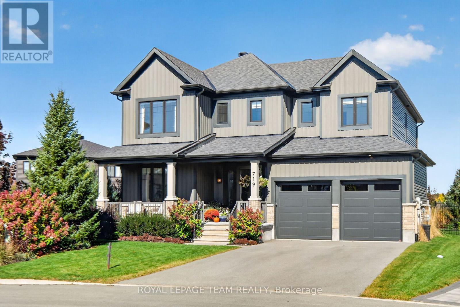 Double Garage w/convenient inside entry.