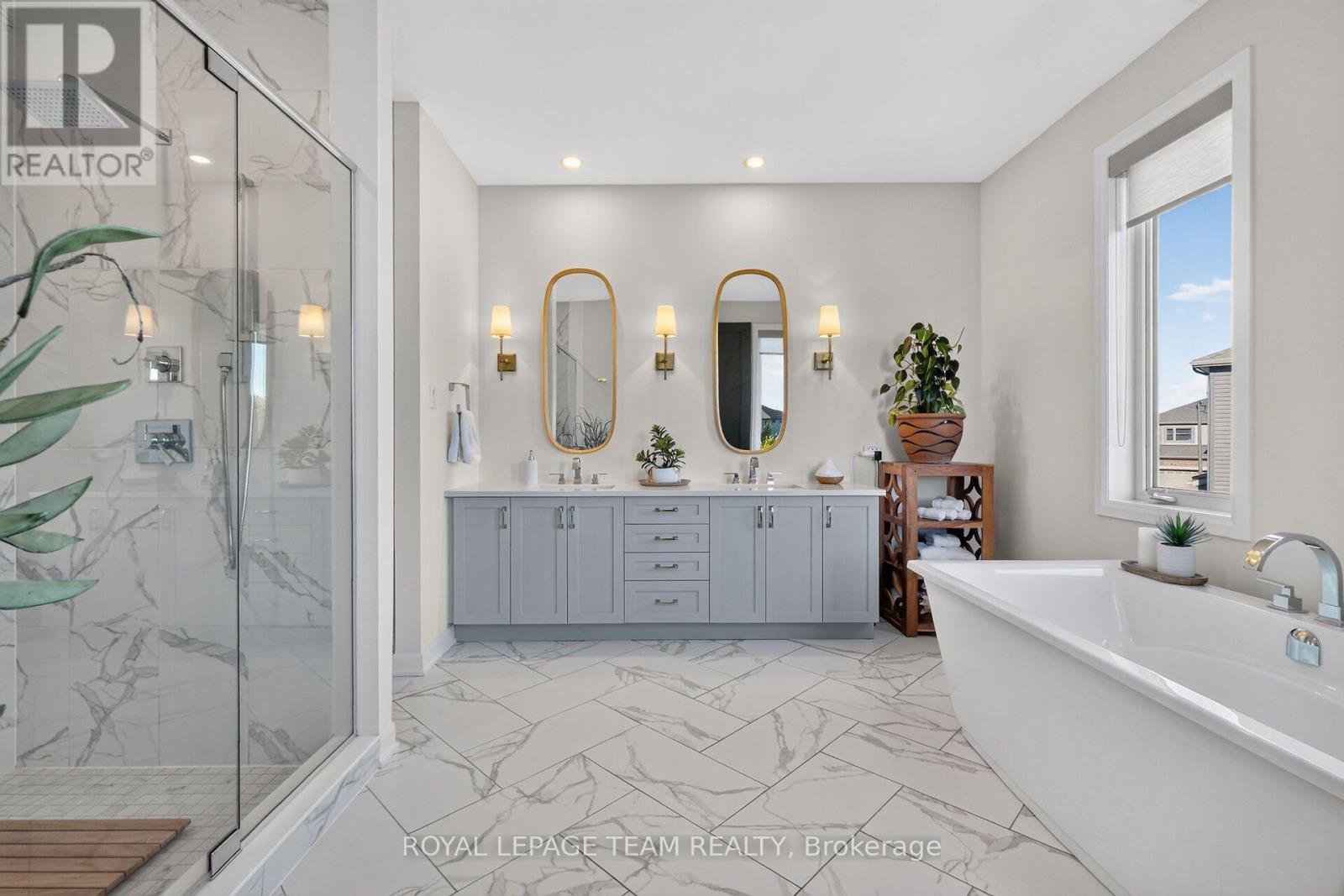 719 COAST CIRCLE - Image 30