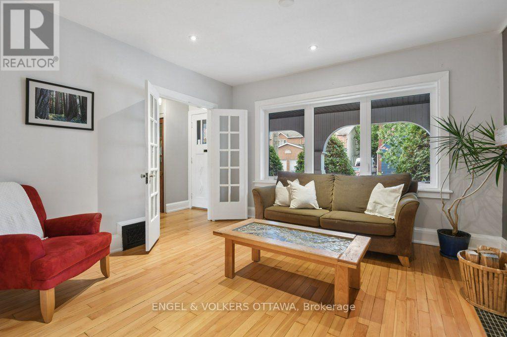187 HINTON AVENUE N - 5