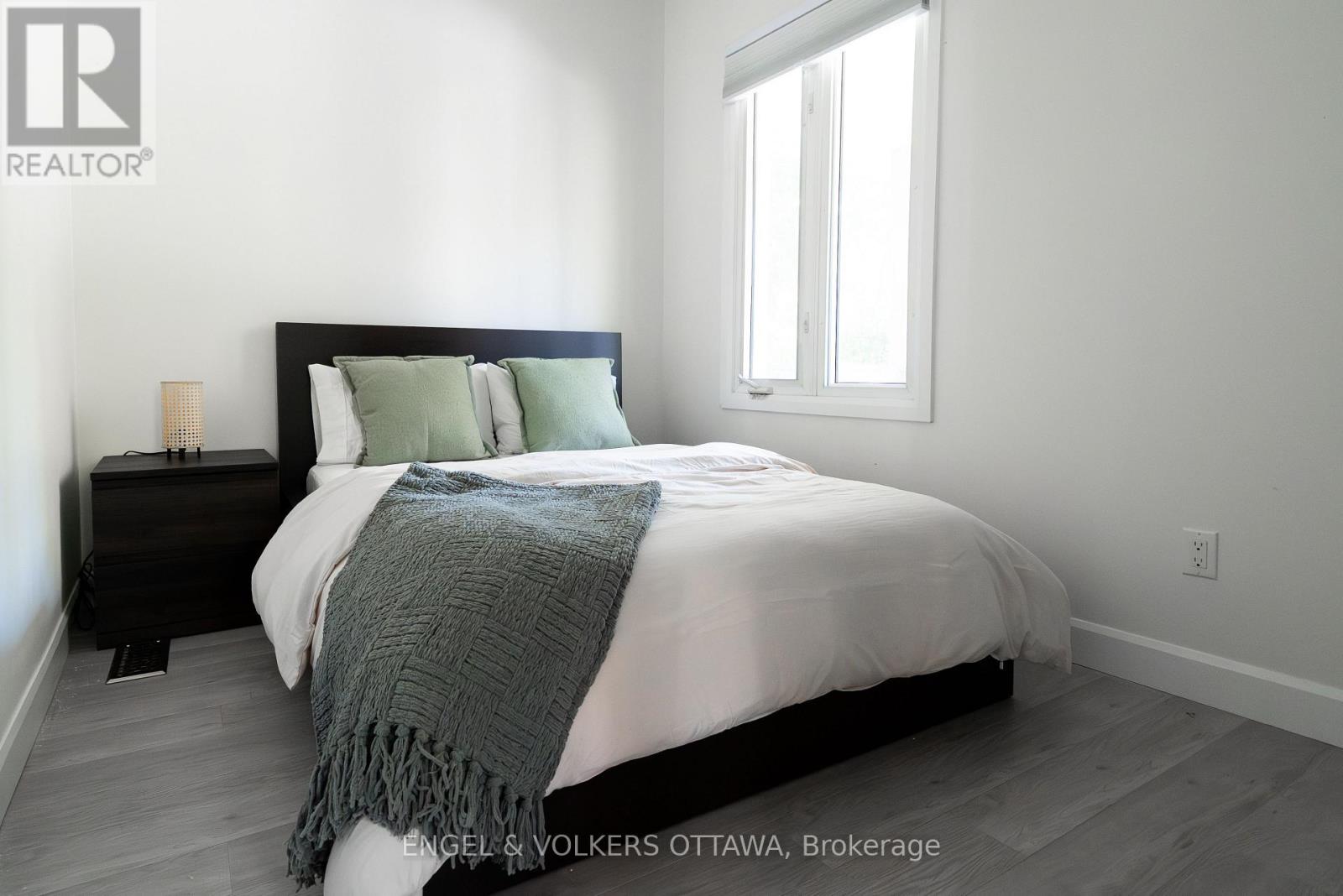 531 Laderoute Avenue — photo 15