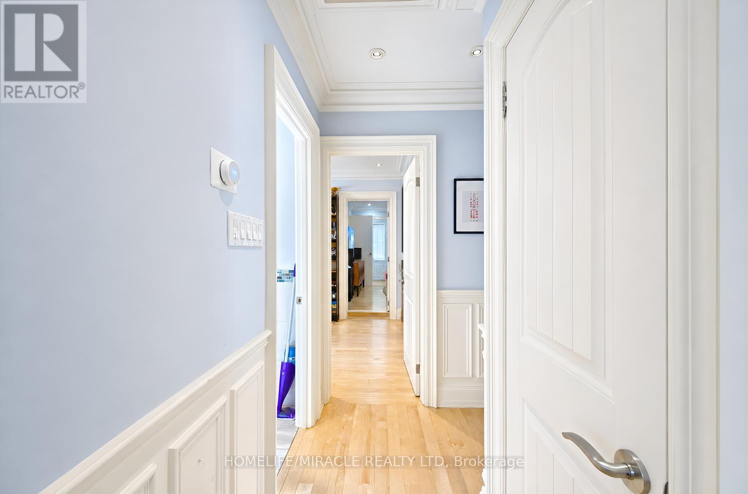 24 Acorn Avenue, Toronto, ON photo 18