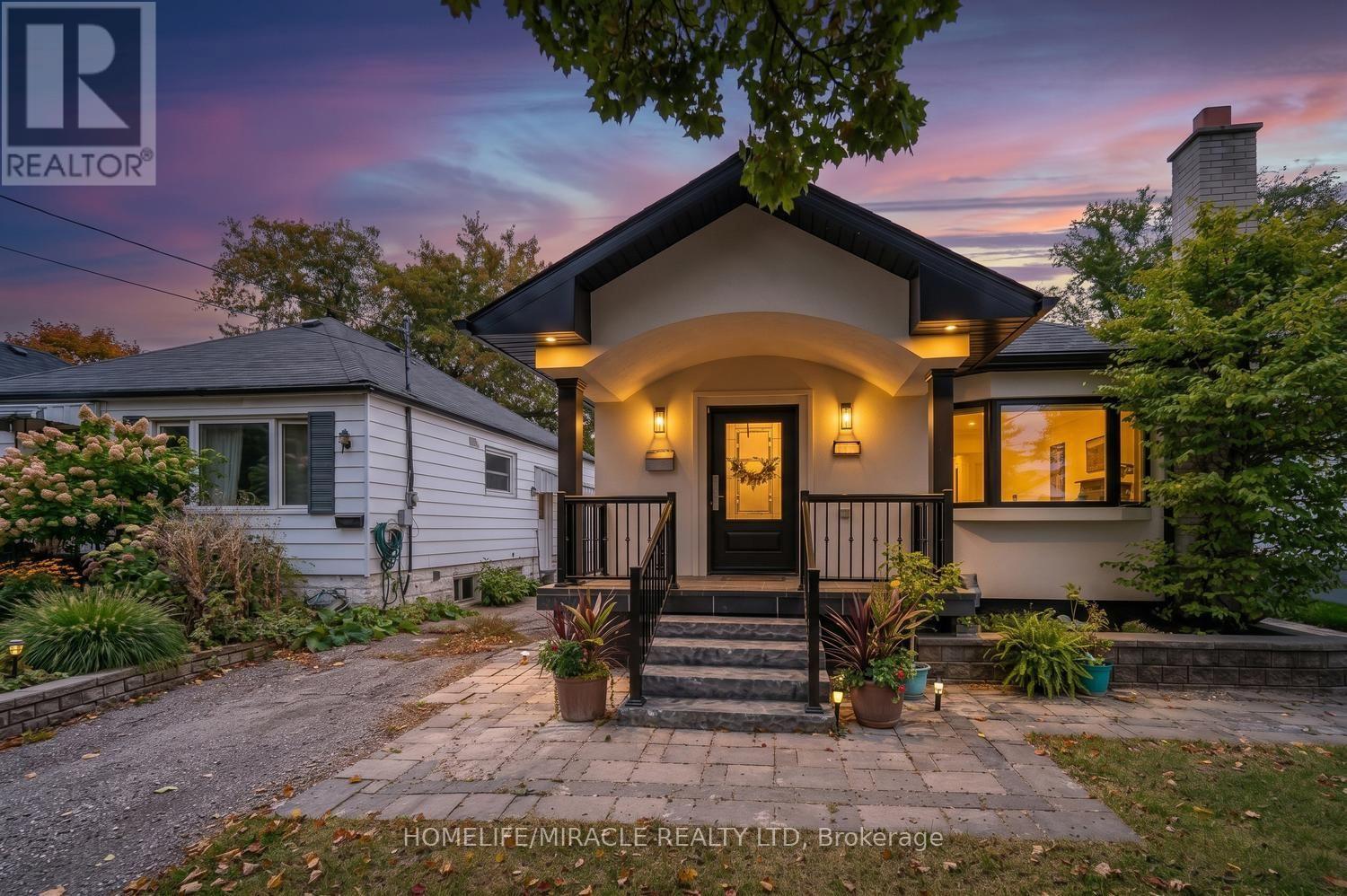 24 Acorn Avenue, Toronto, ON photo 2