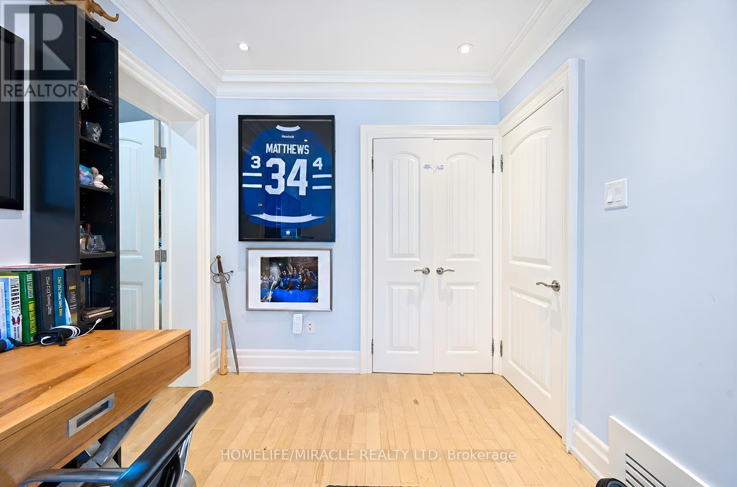 24 Acorn Avenue, Toronto, ON photo 21
