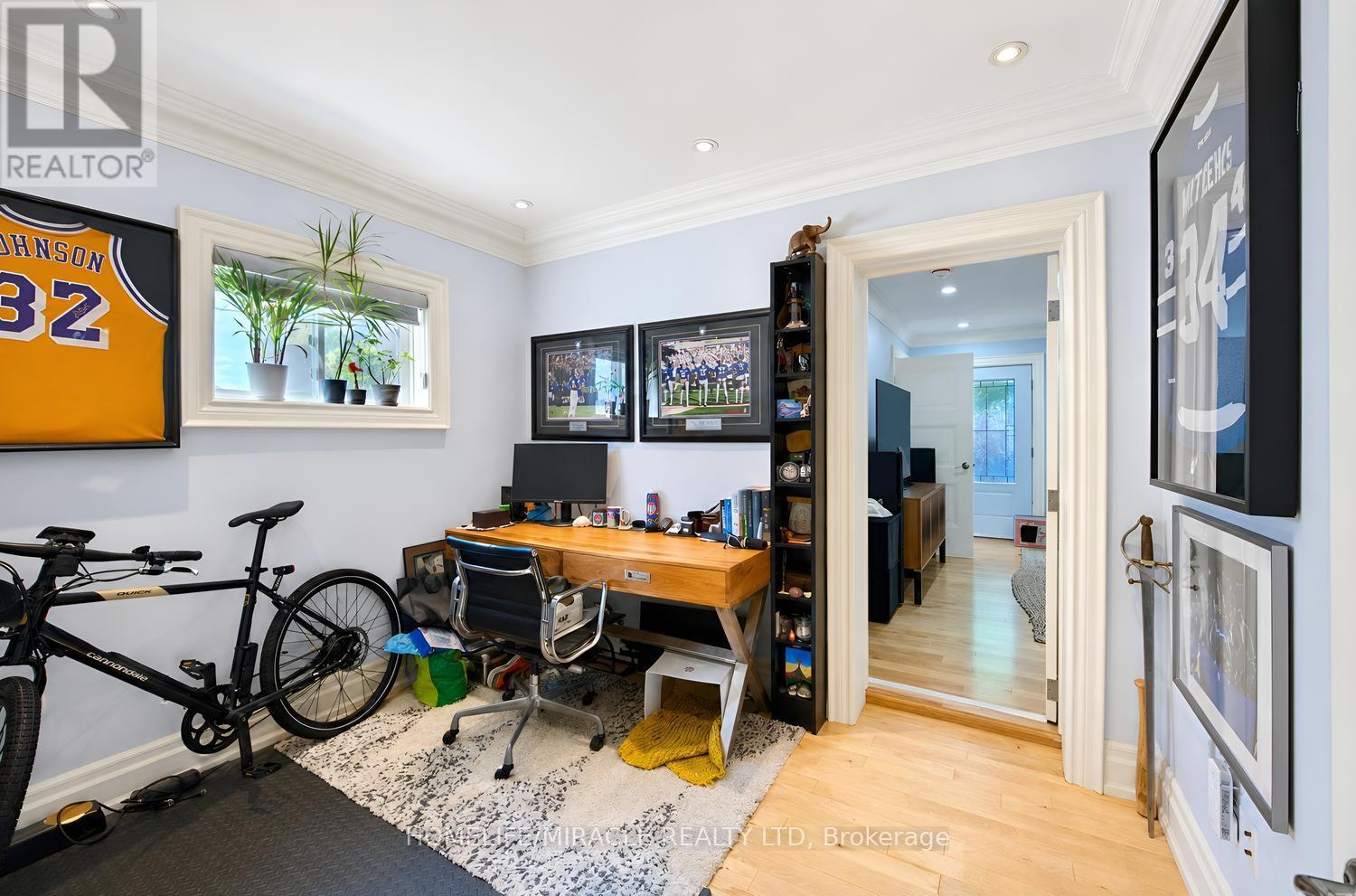 24 Acorn Avenue, Toronto, ON photo 22