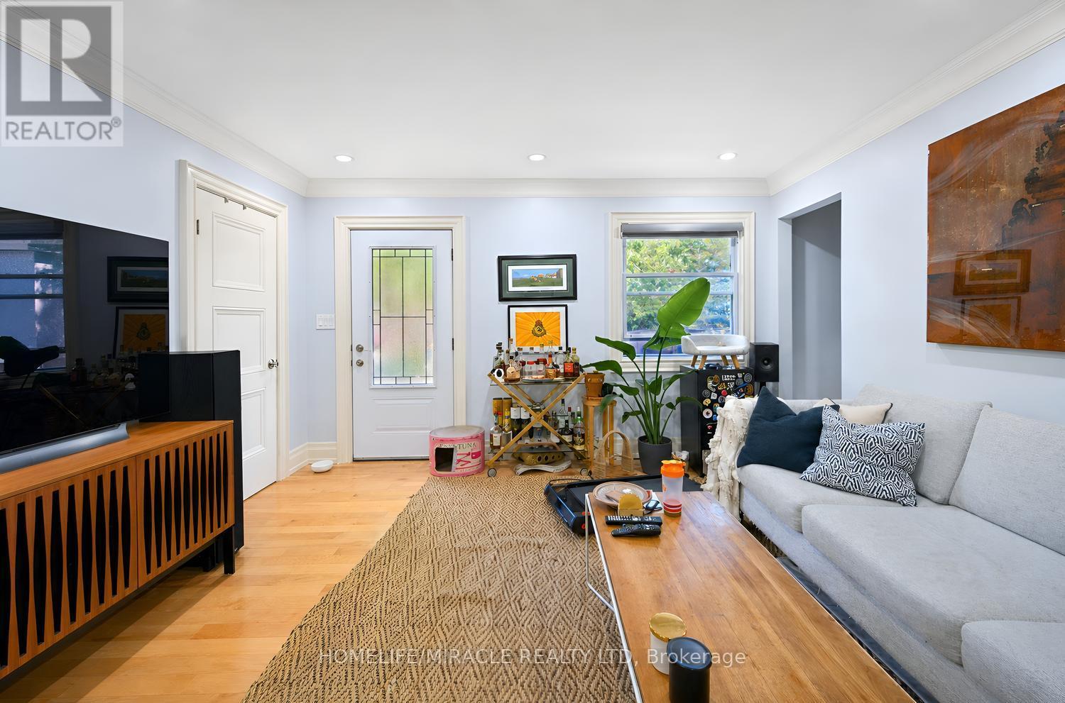 24 Acorn Avenue, Toronto, ON photo 23