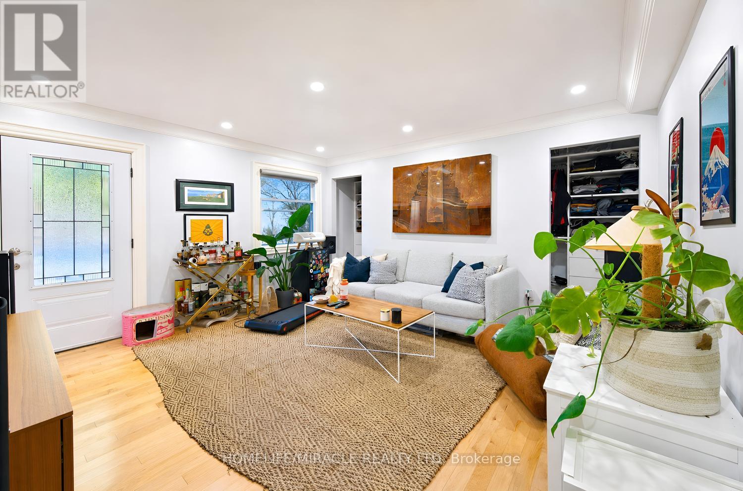 24 Acorn Avenue, Toronto, ON photo 24