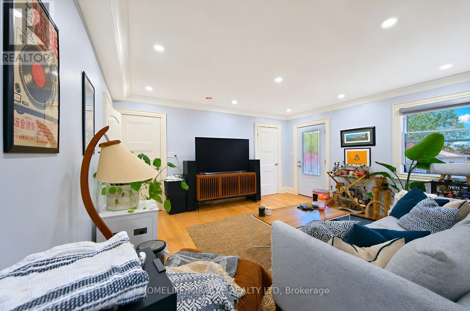 24 Acorn Avenue, Toronto, ON photo 25