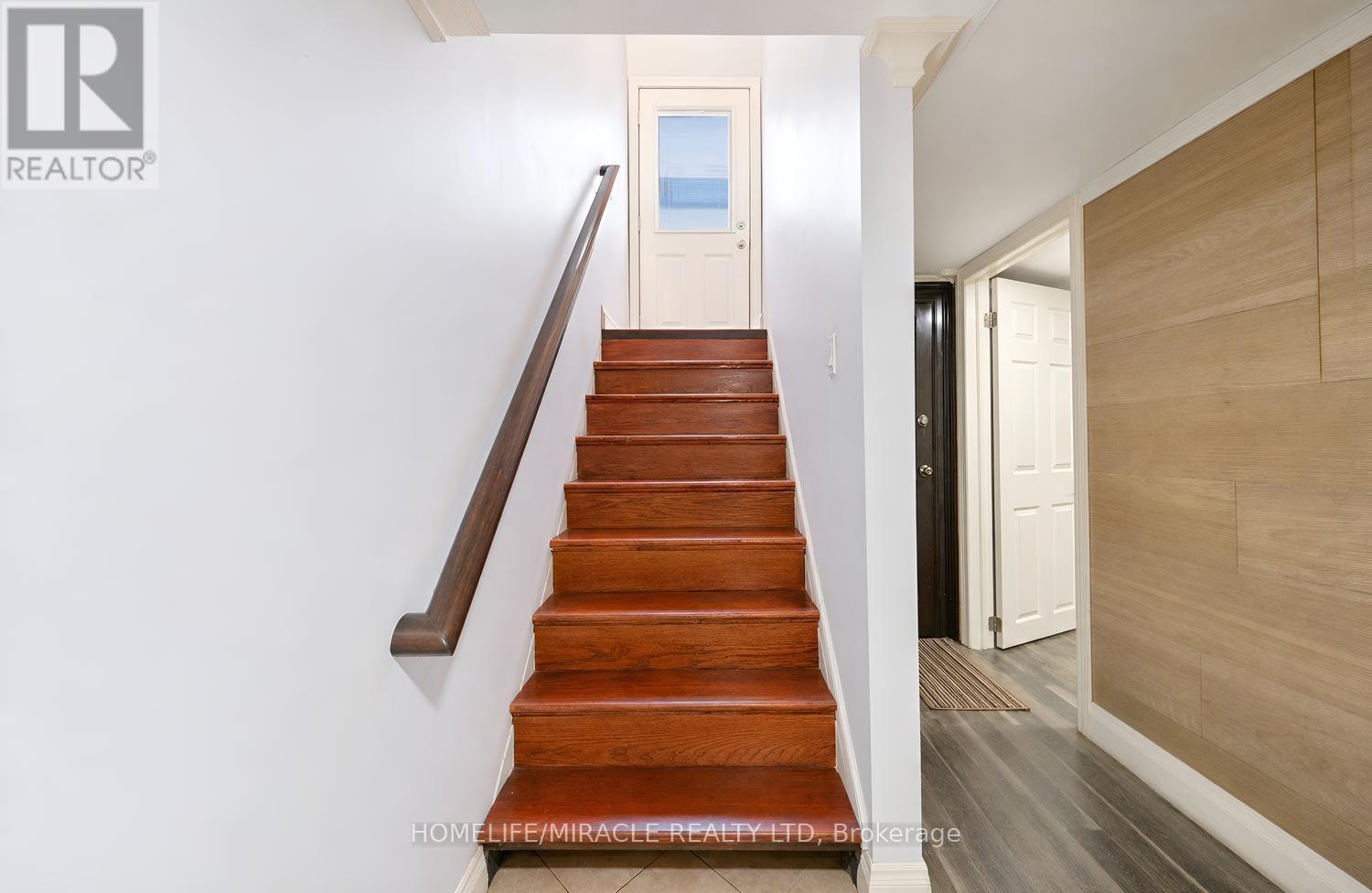 24 Acorn Avenue, Toronto, ON photo 30