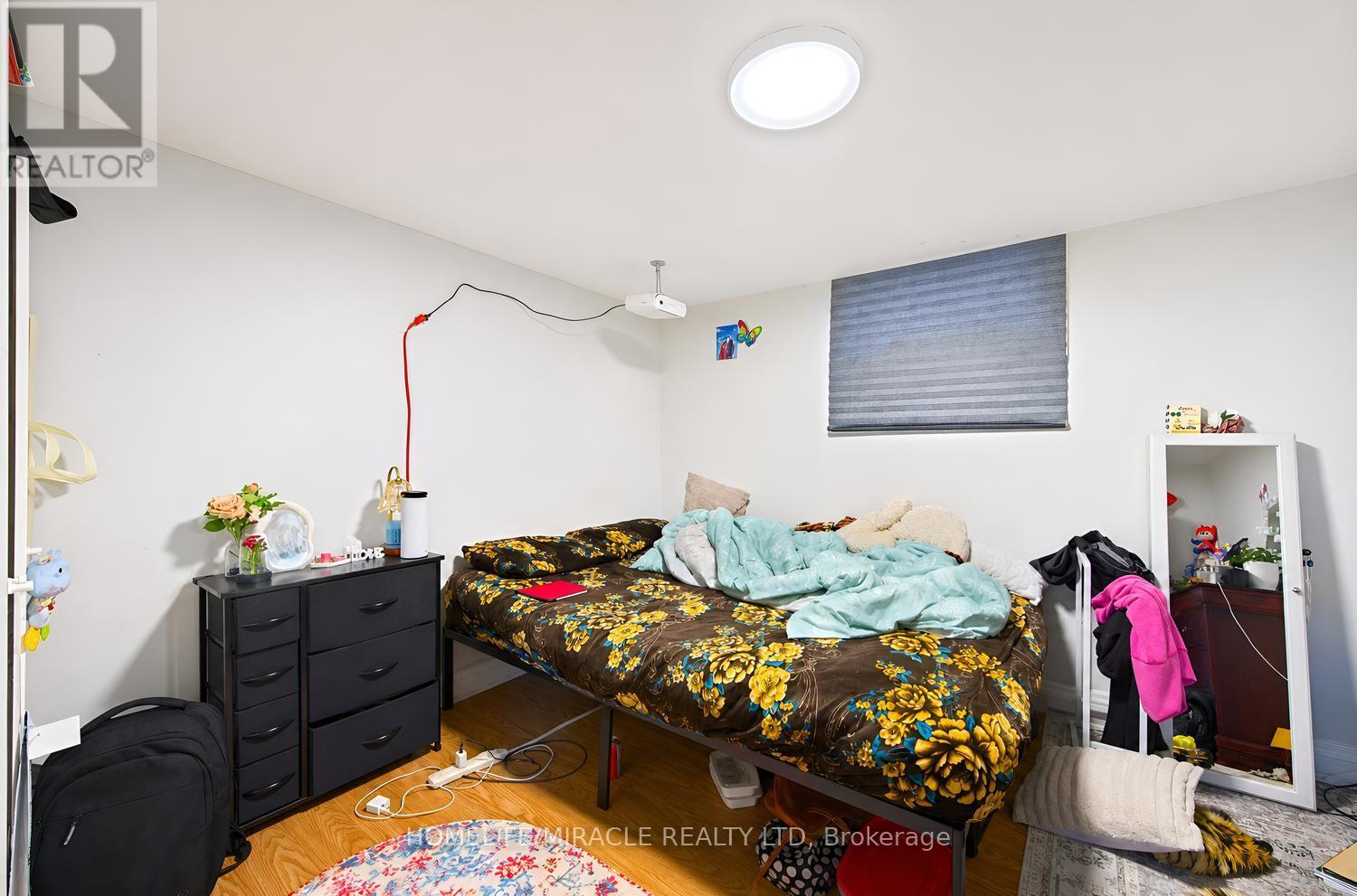 24 Acorn Avenue, Toronto, ON photo 38