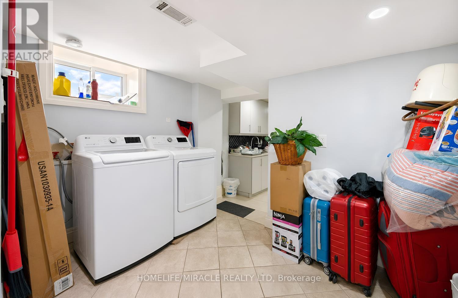 24 Acorn Avenue, Toronto, ON photo 41