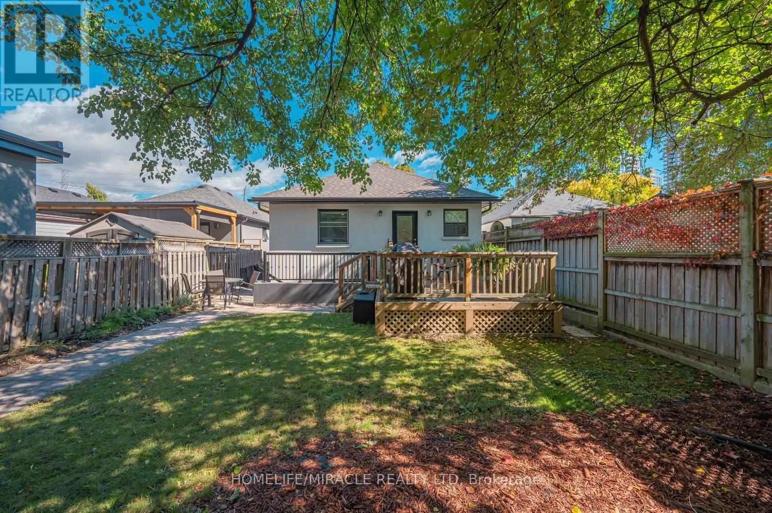 24 Acorn Avenue, Toronto, ON photo 48