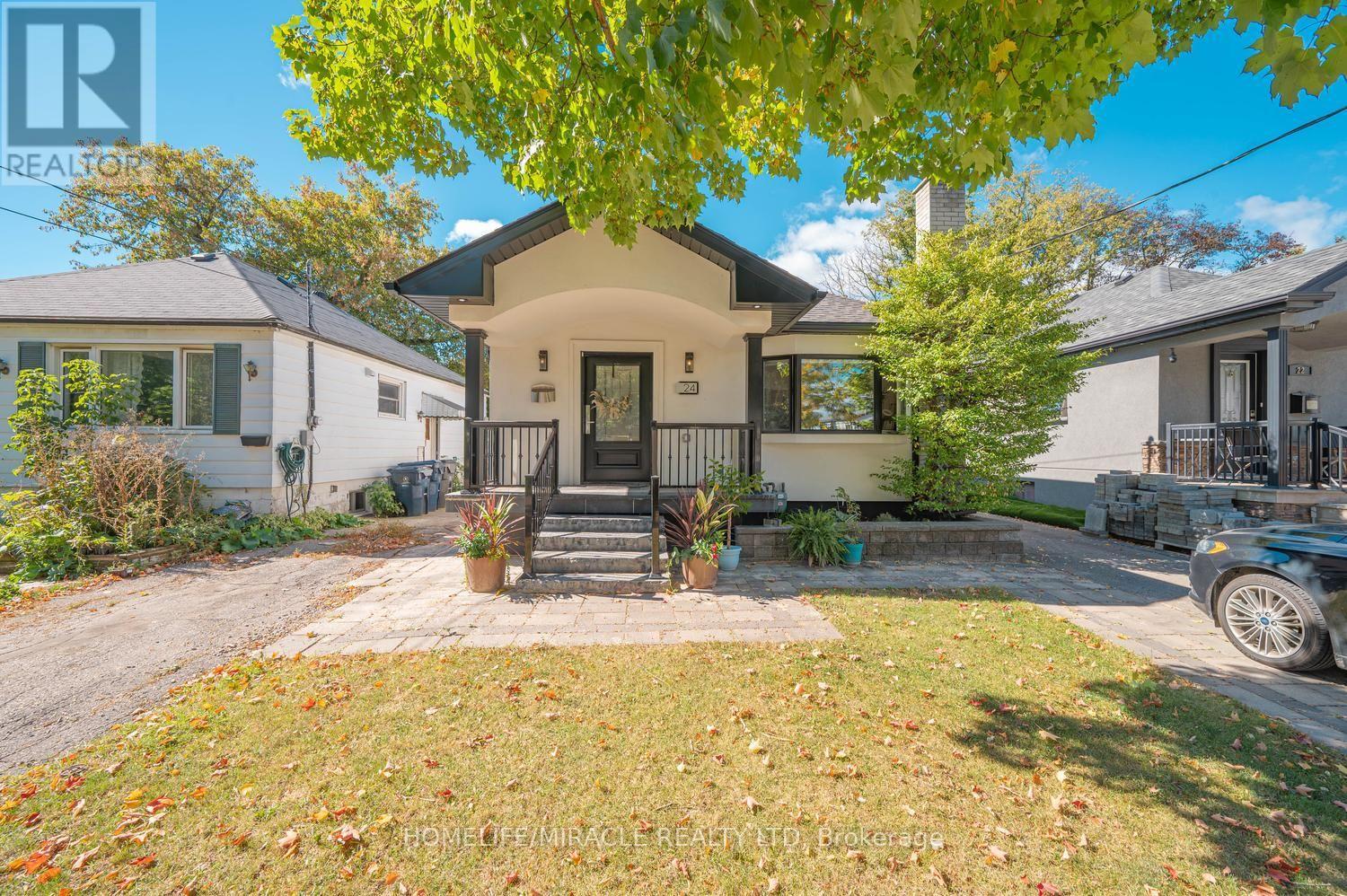 24 Acorn Avenue, Toronto, ON photo 5