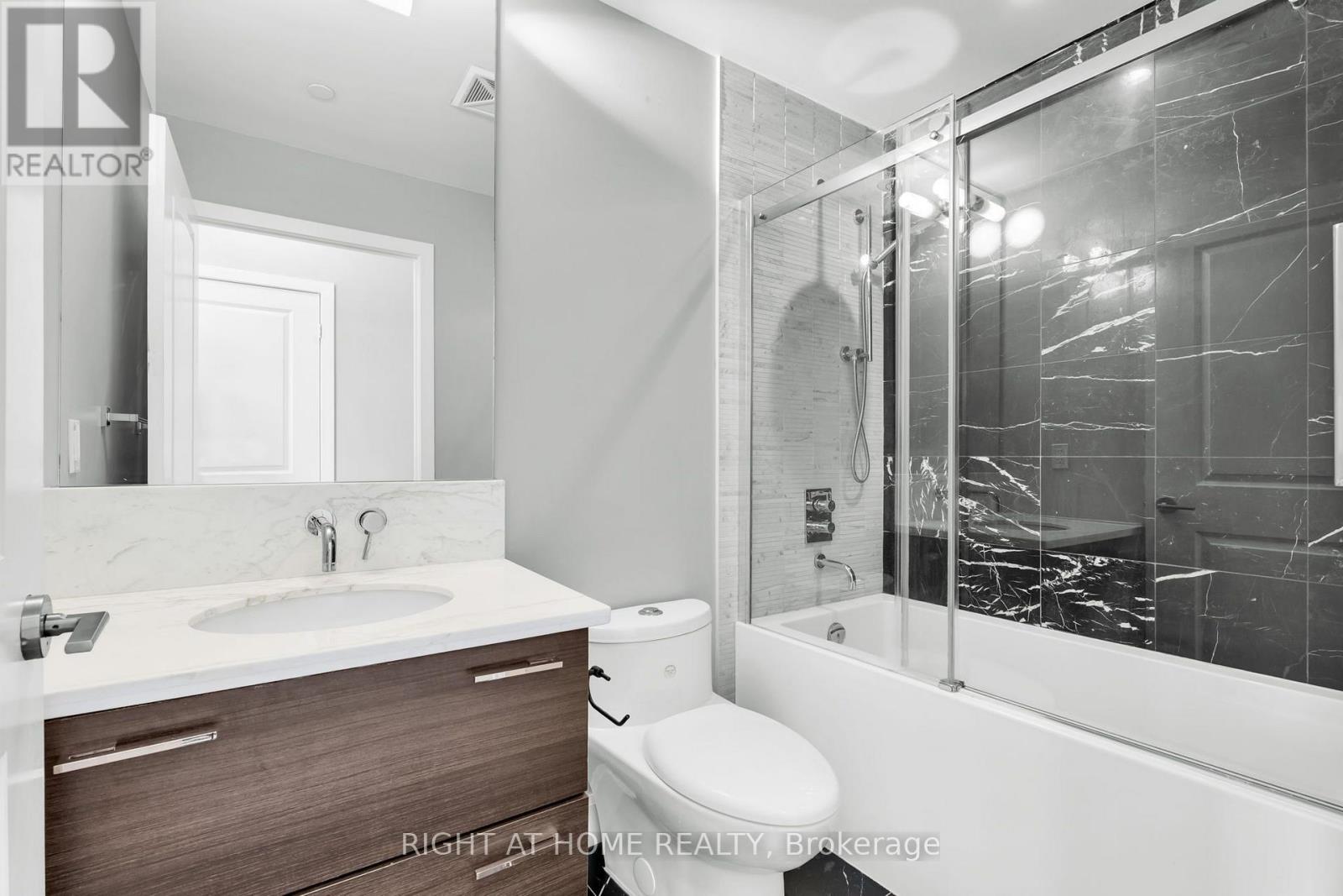 #2304 33 SHORE BREEZE DRIVE - 18