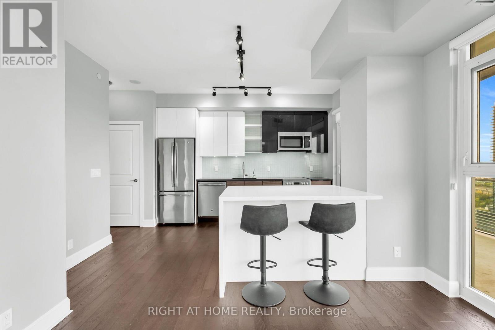2304- 33 Shore Breeze Drive, Toronto, ON photo 4