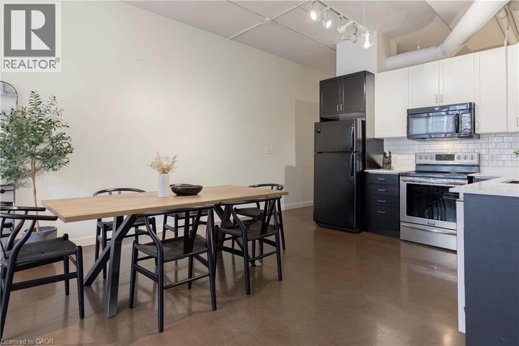 #410 66 BAY Street - Image 16