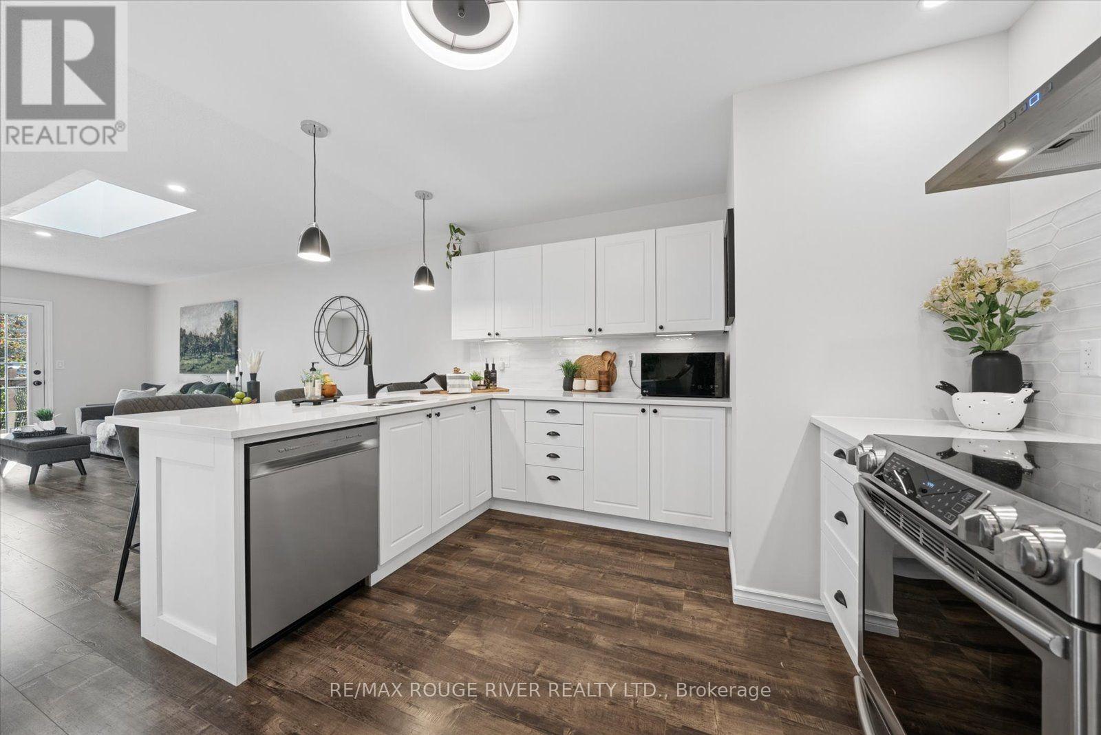 10 Talbot Drive, Port Hope, ON photo 5