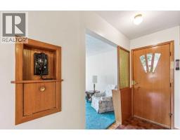28 Gainsborough Drive SW - photo 2