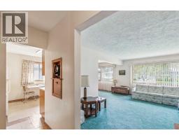 28 Gainsborough Drive SW - photo 5
