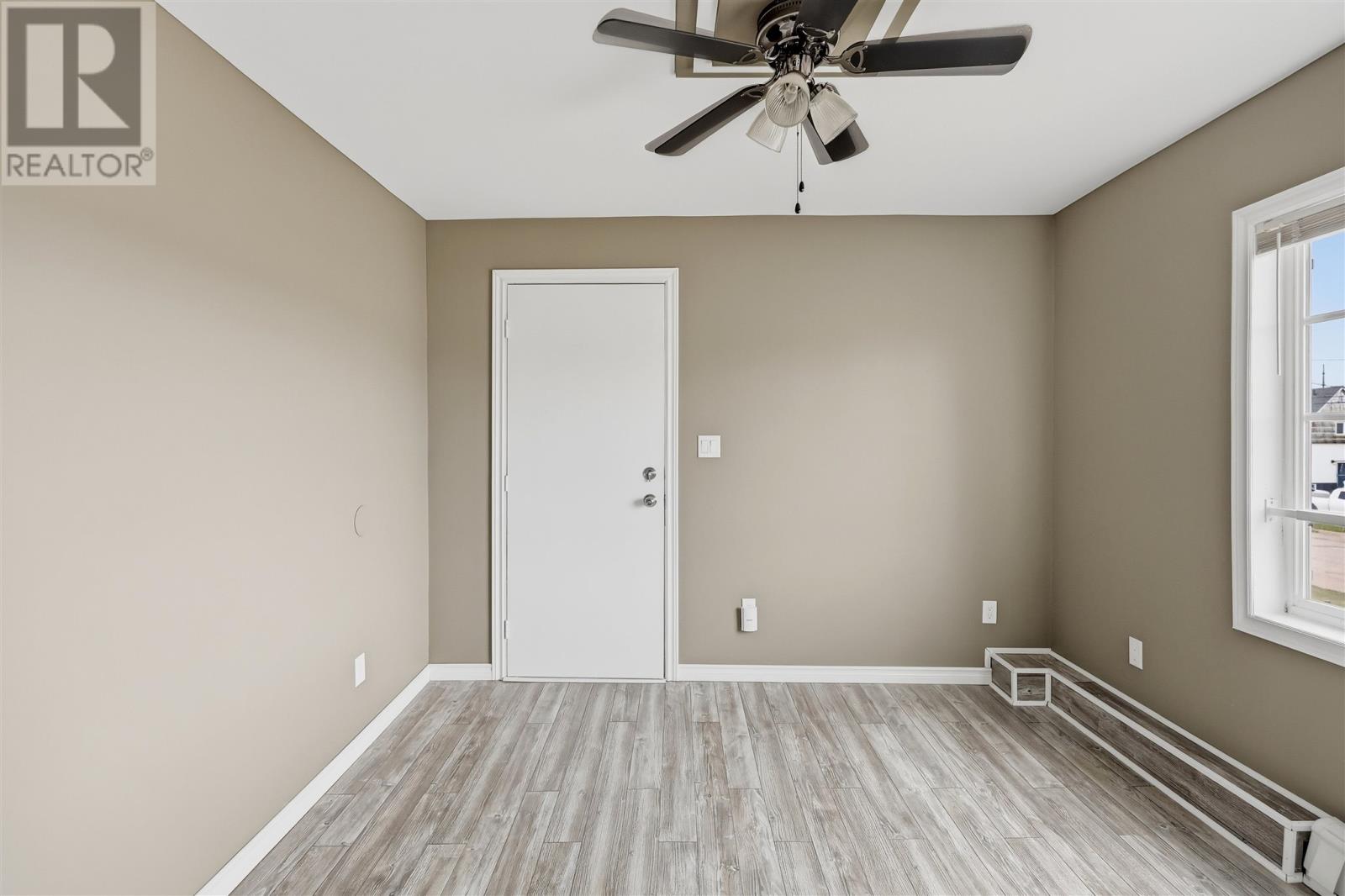509 Douglas ST - 13