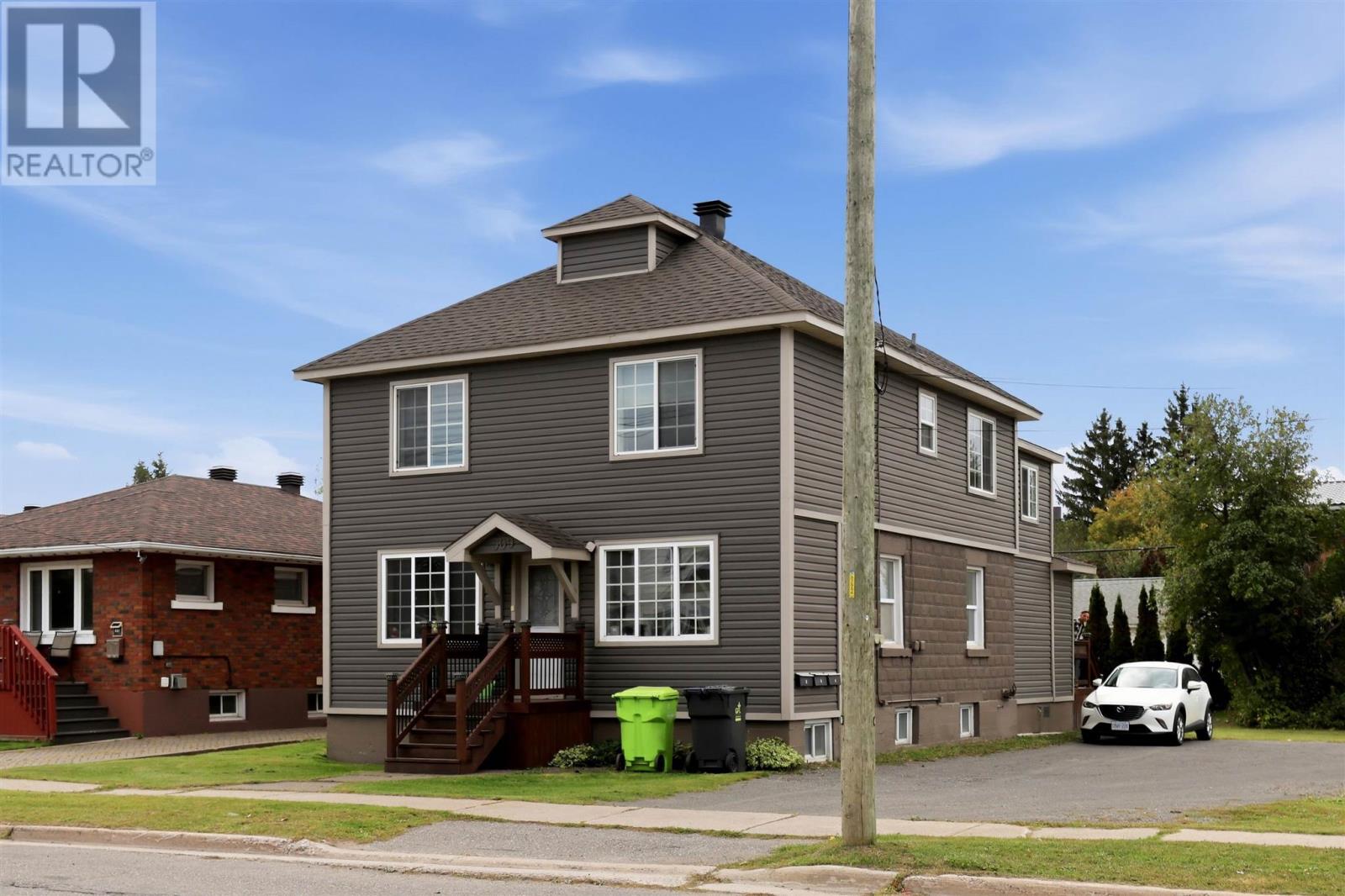 509 Douglas ST - 37