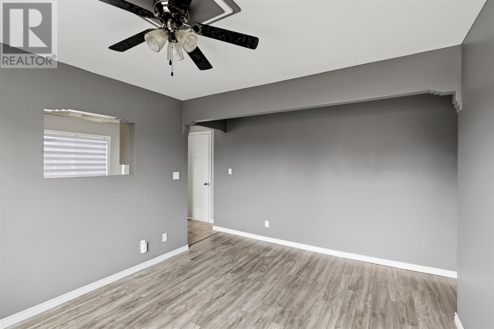 509 Douglas ST - 4