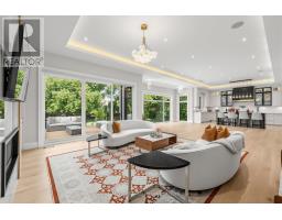 Living room - 130 Upper Canada Drive, Toronto, ON M2P1S4 Photo 9