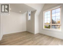 1028 18 Avenue NW - photo 14