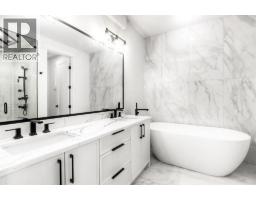 1028 18 Avenue NW - photo 16