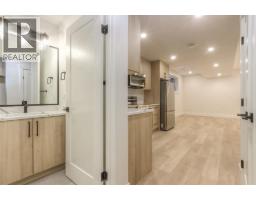 1028 18 Avenue NW - photo 33